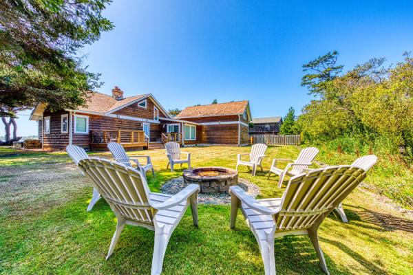 Five Bedroom Holiday Home